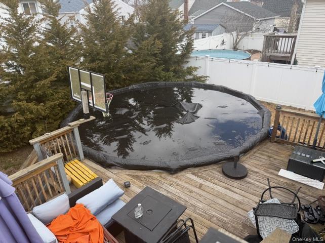 #7 photo, 16 W Marine Avenue, সাফোক কাউন্টি Lindenhurst , NY 11757