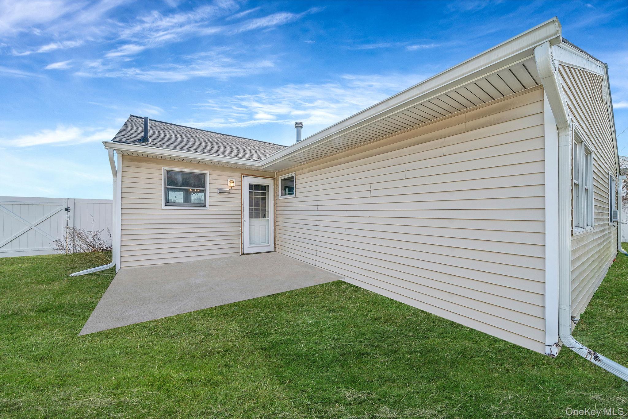 #18 photo, 53 Spruce Street, সাফোক কাউন্টি Central Islip , NY 11722