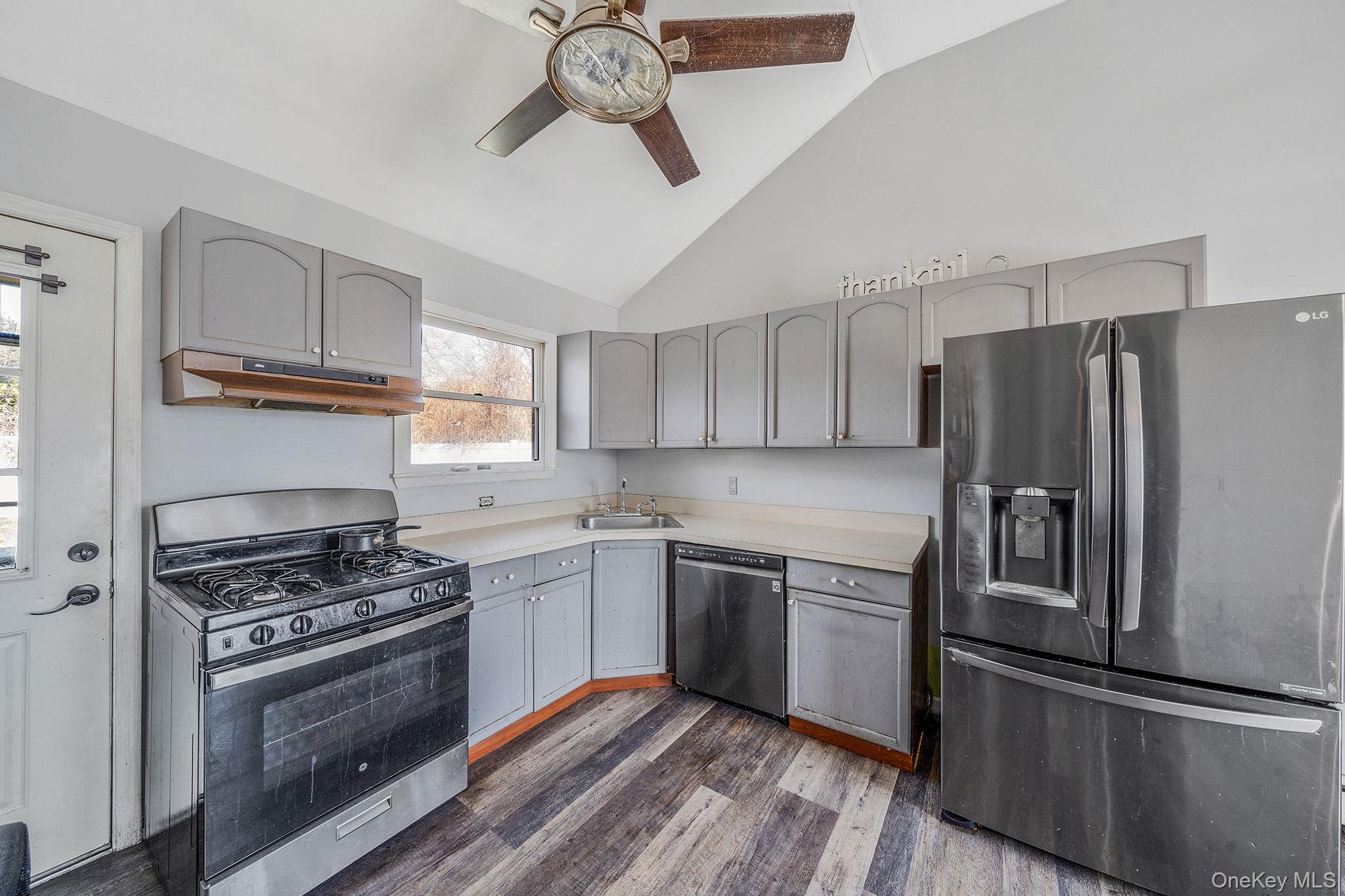 #3 photo, 53 Spruce Street, সাফোক কাউন্টি Central Islip , NY 11722