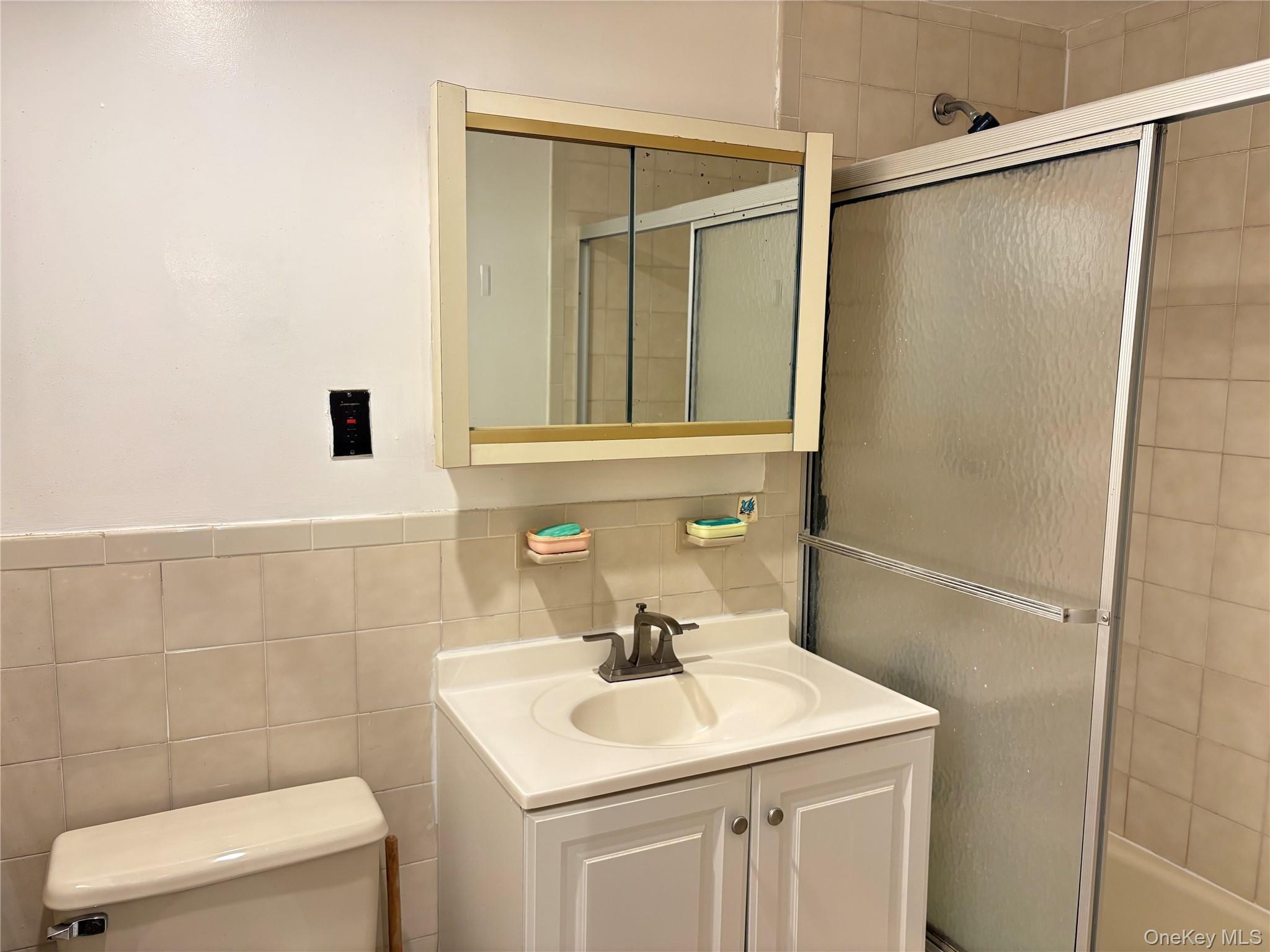 #17 photo, 5616 Seabury Street, কুইন্‌স Elmhurst , NY 11373