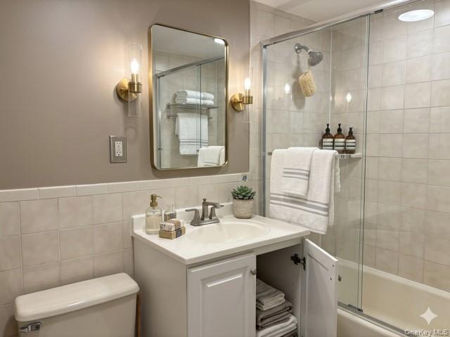 #2 photo, 5616 Seabury Street, কুইন্‌স Elmhurst , NY 11373