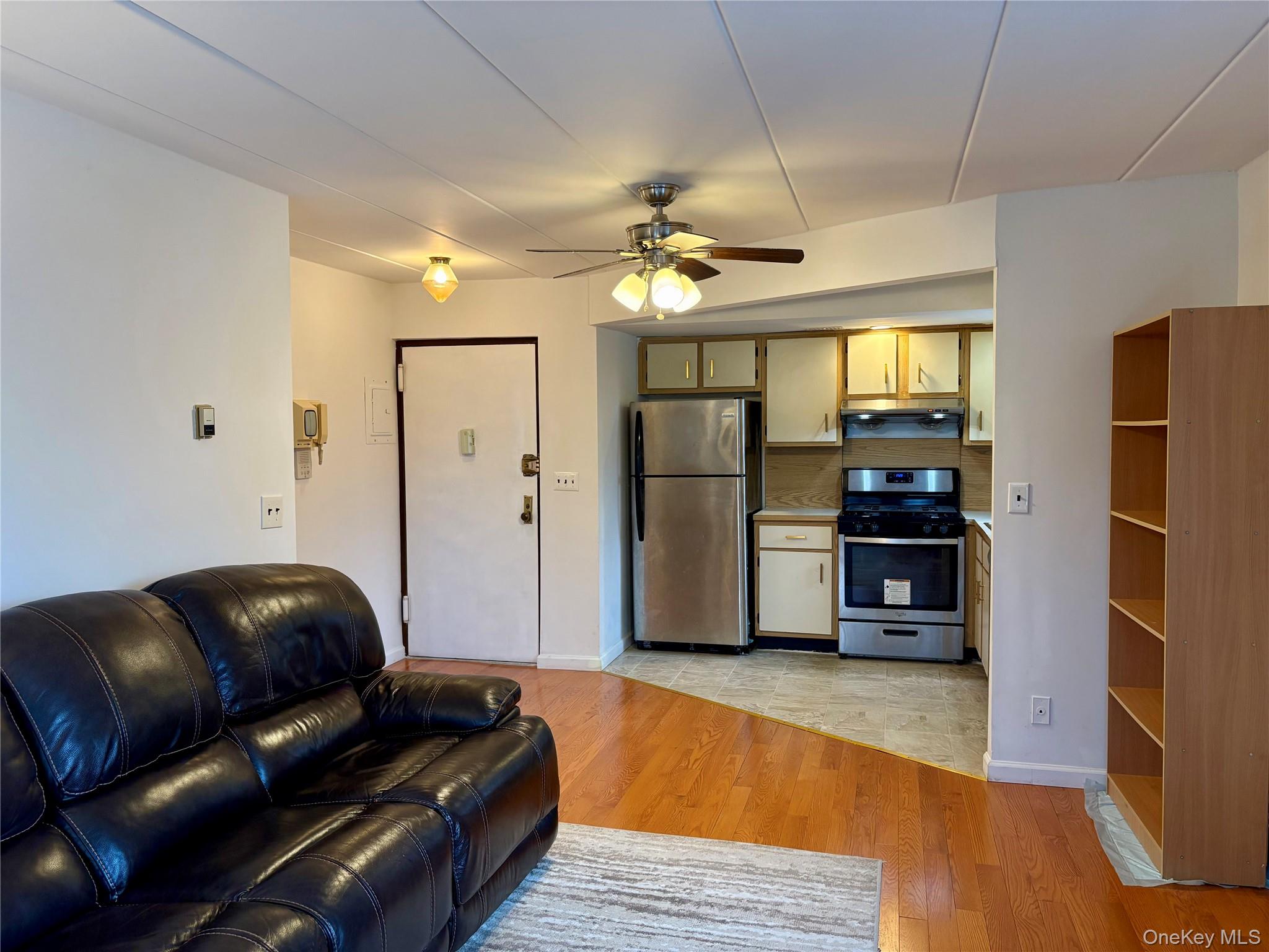 #6 photo, 5616 Seabury Street, কুইন্‌স Elmhurst , NY 11373