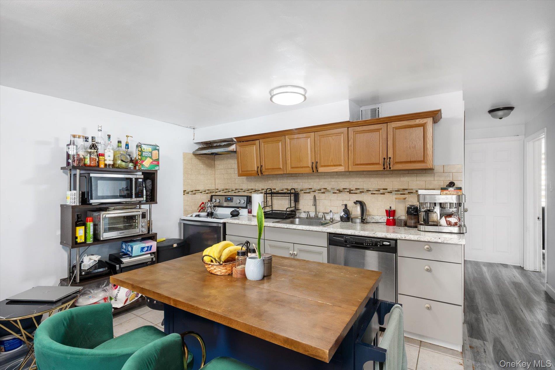 #20 photo, 569 Peninsula Boulevard, Cedarhurst , NY 11516