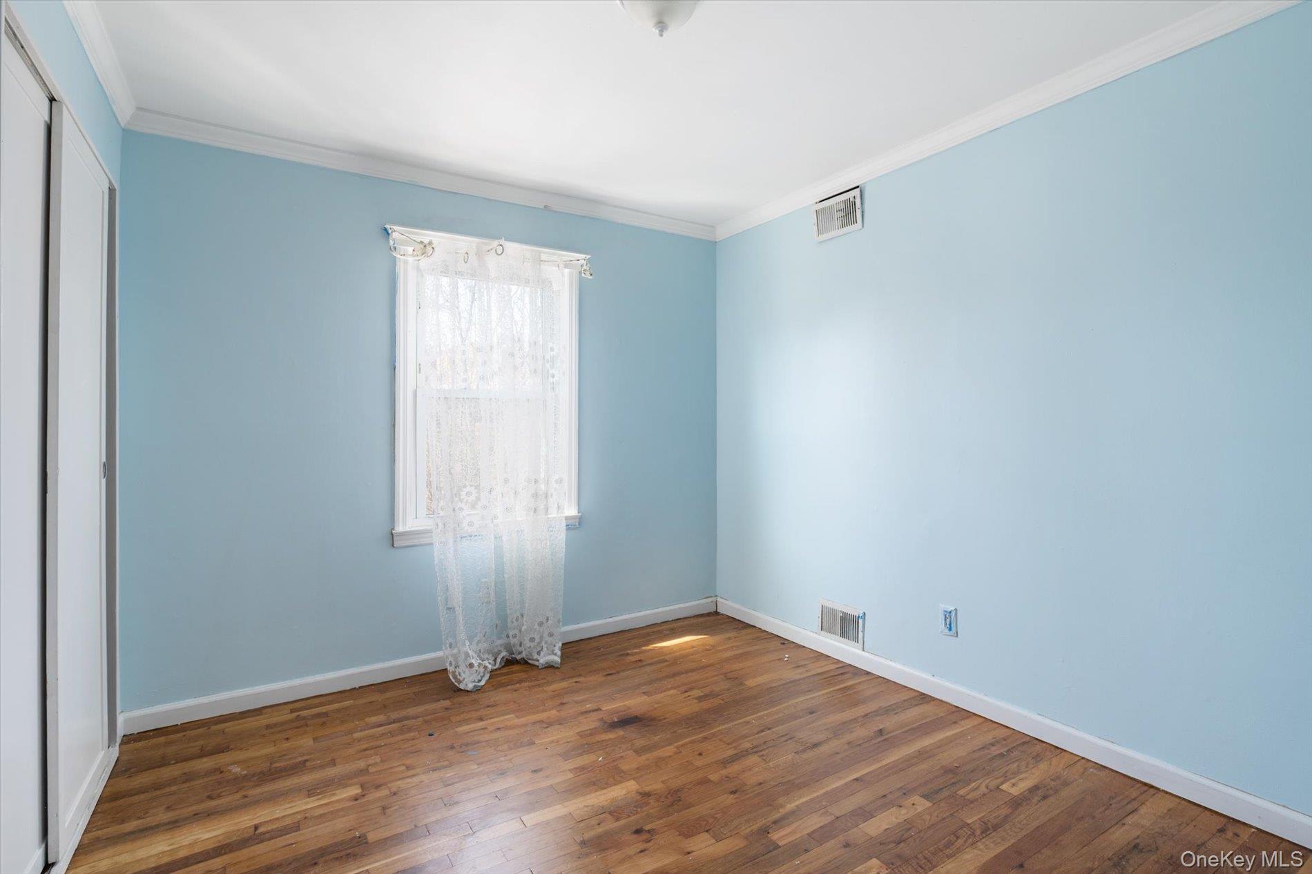 #9 photo, 569 Peninsula Boulevard, Cedarhurst , NY 11516