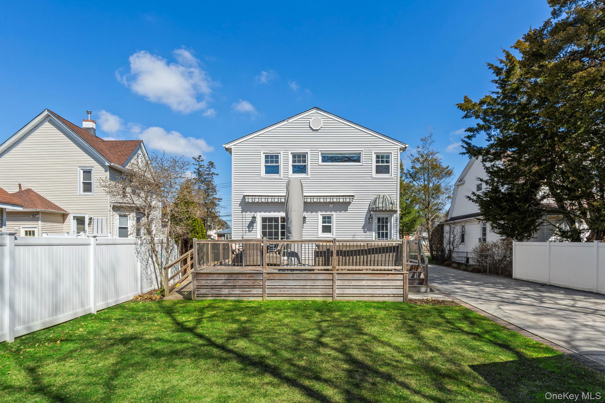 #17 photo, 420 Scranton Avenue, नासाउ काउंटी Lynbrook , NY 11563