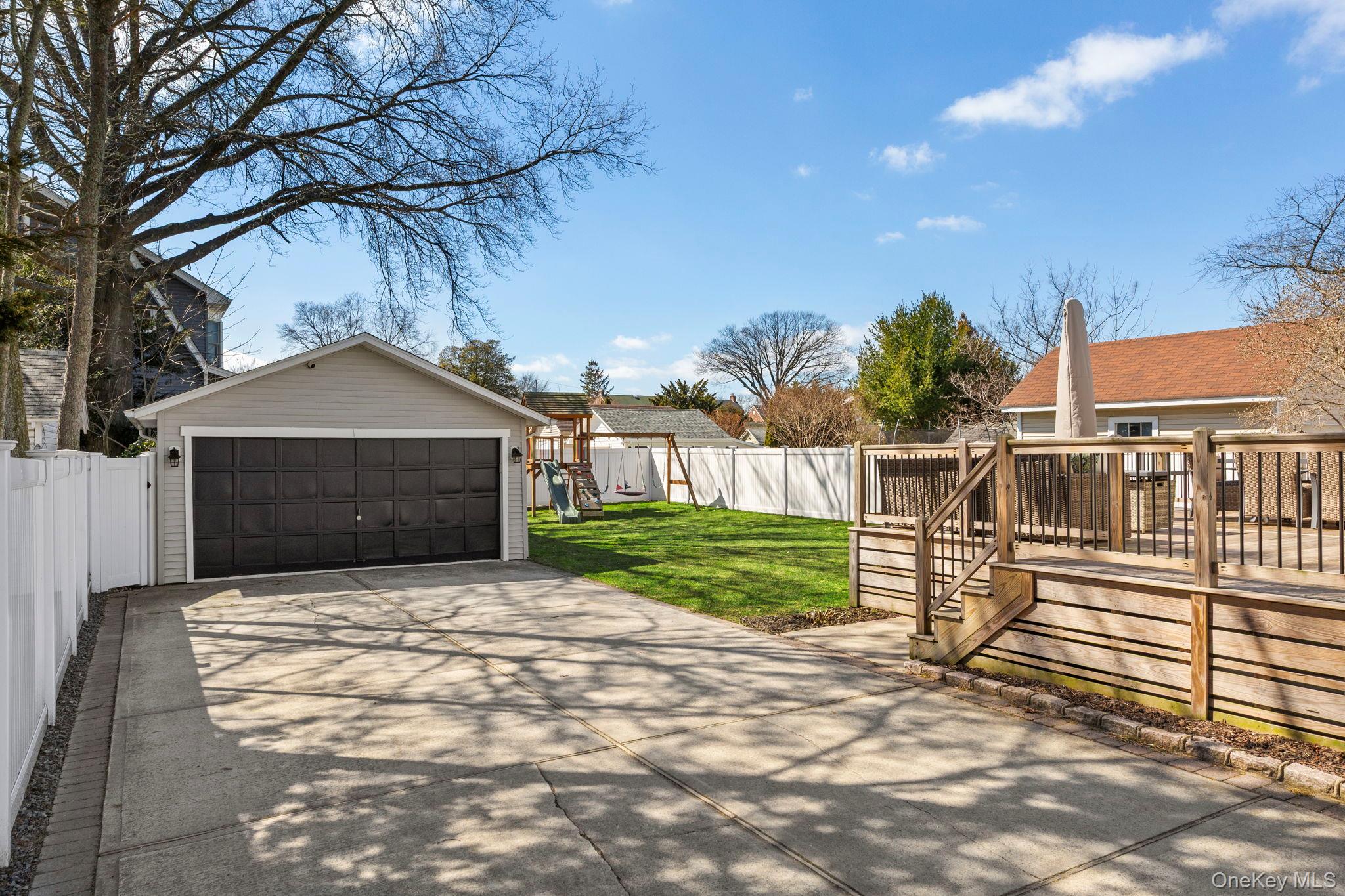 #18 photo, 420 Scranton Avenue, नासाउ काउंटी Lynbrook , NY 11563