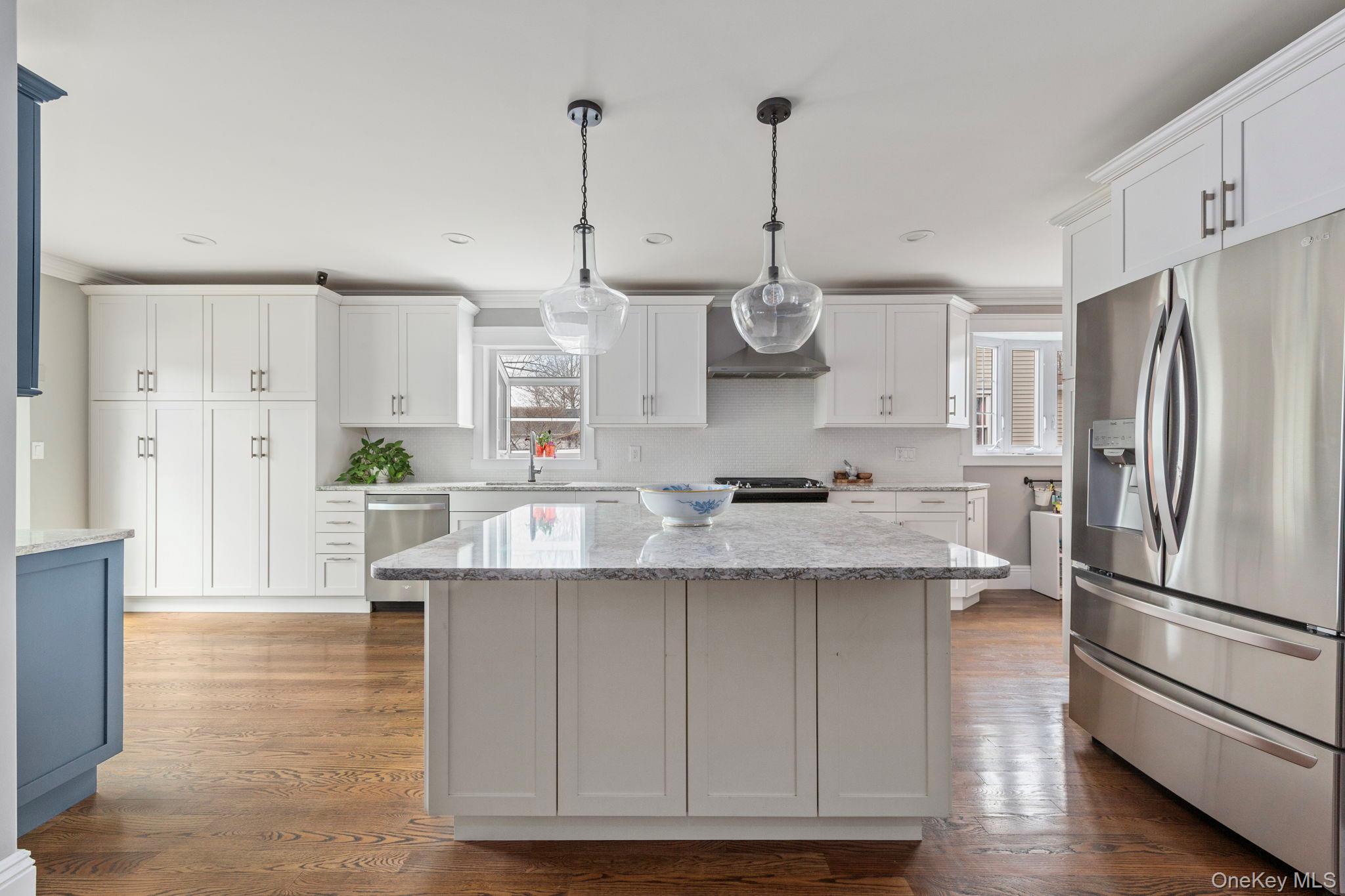 #5 photo, 420 Scranton Avenue, नासाउ काउंटी Lynbrook , NY 11563