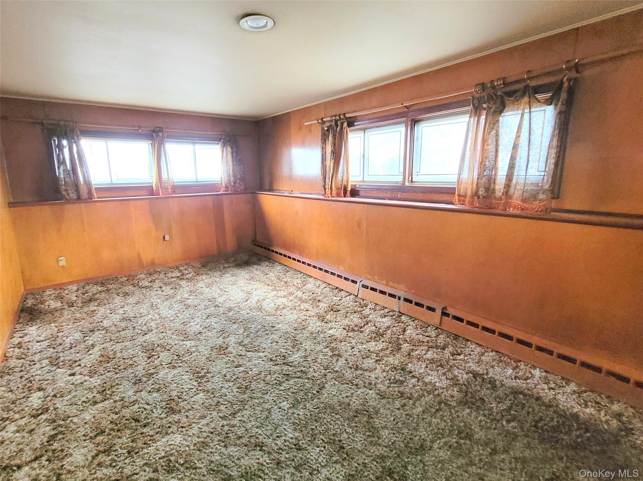 #12 photo, 1474 Stephen Marc Lane, নাসাউ কাউন্টি East Meadow , NY 11554