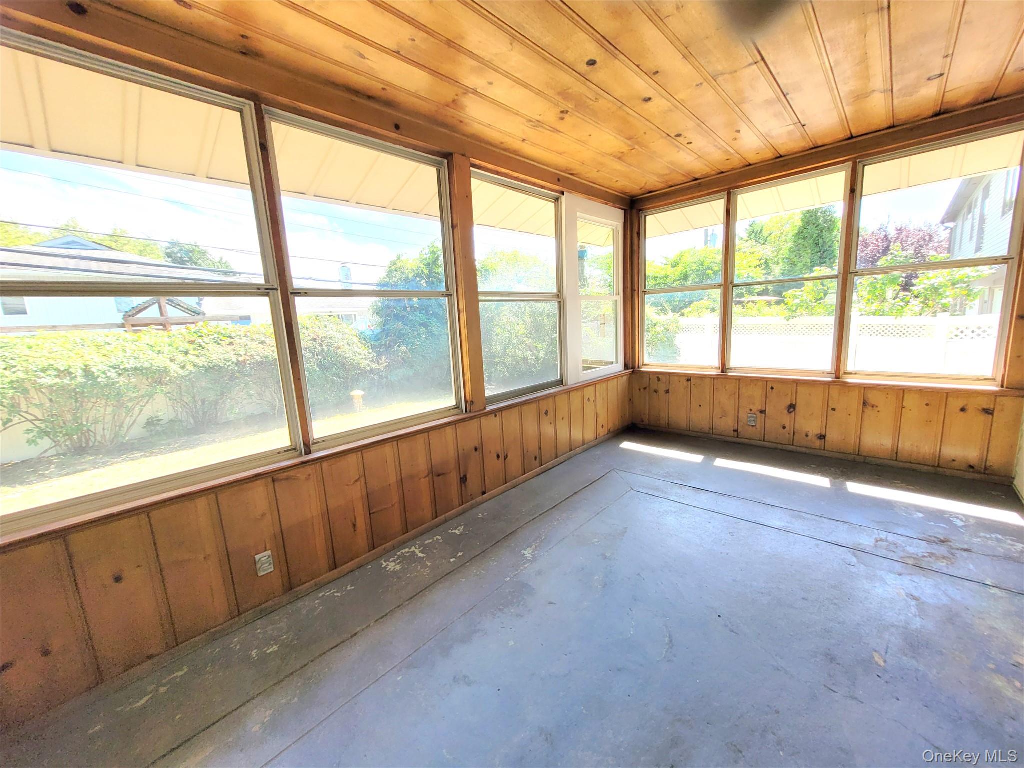 #13 photo, 1474 Stephen Marc Lane, নাসাউ কাউন্টি East Meadow , NY 11554