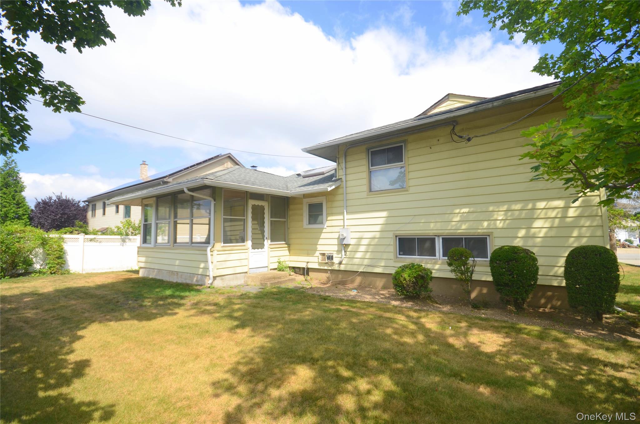 #15 photo, 1474 Stephen Marc Lane, নাসাউ কাউন্টি East Meadow , NY 11554