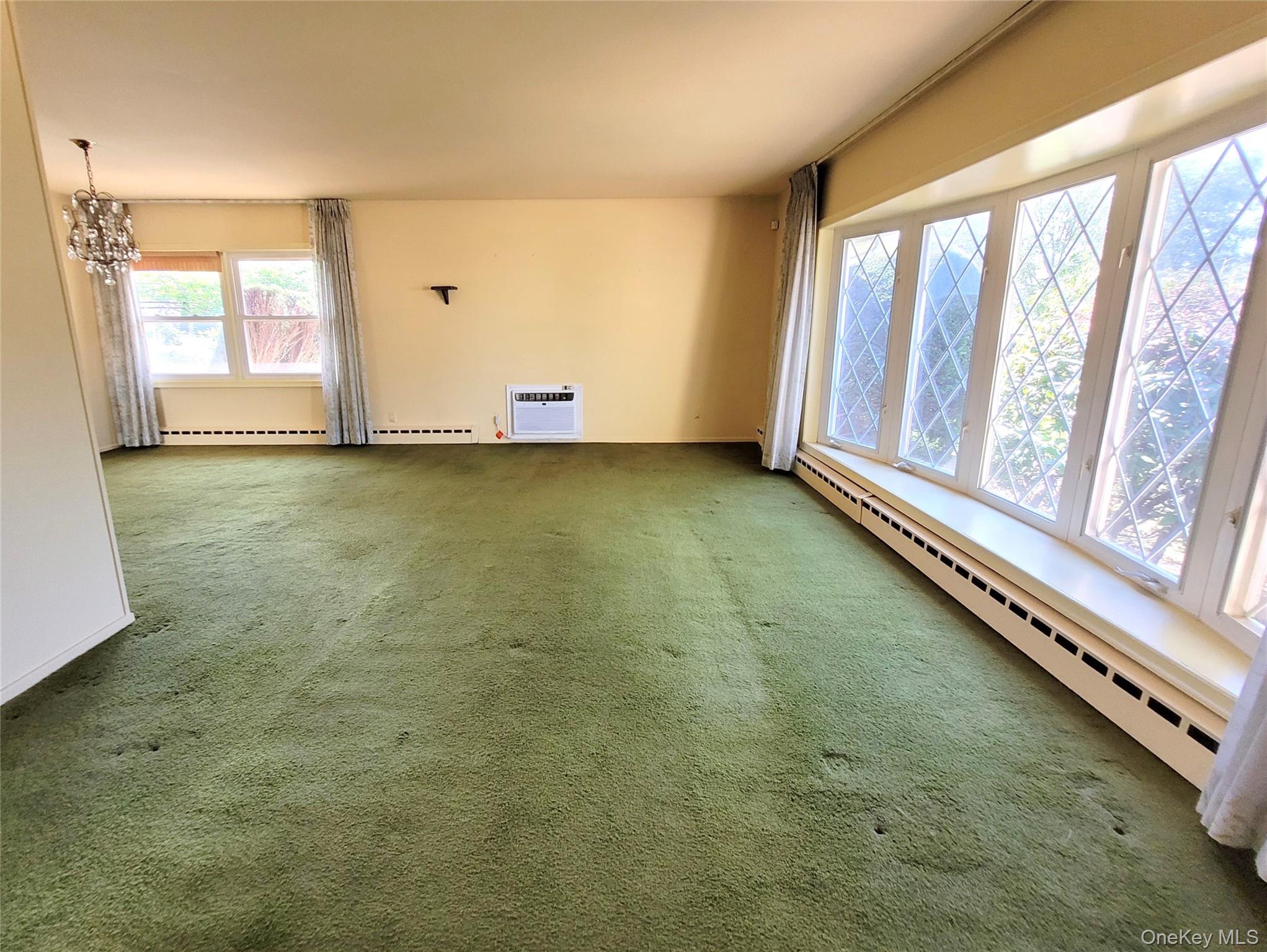 #2 photo, 1474 Stephen Marc Lane, নাসাউ কাউন্টি East Meadow , NY 11554