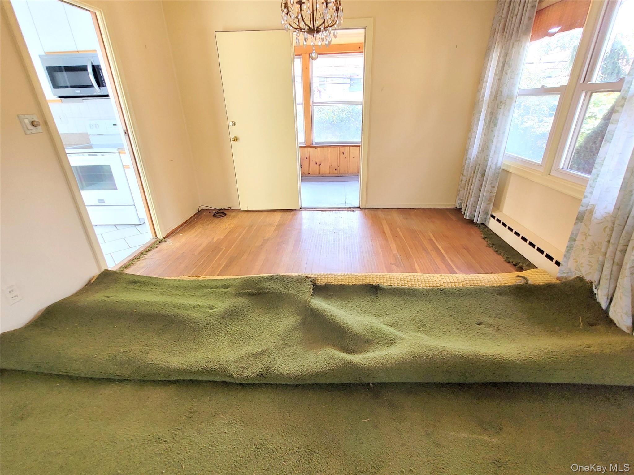 #4 photo, 1474 Stephen Marc Lane, নাসাউ কাউন্টি East Meadow , NY 11554