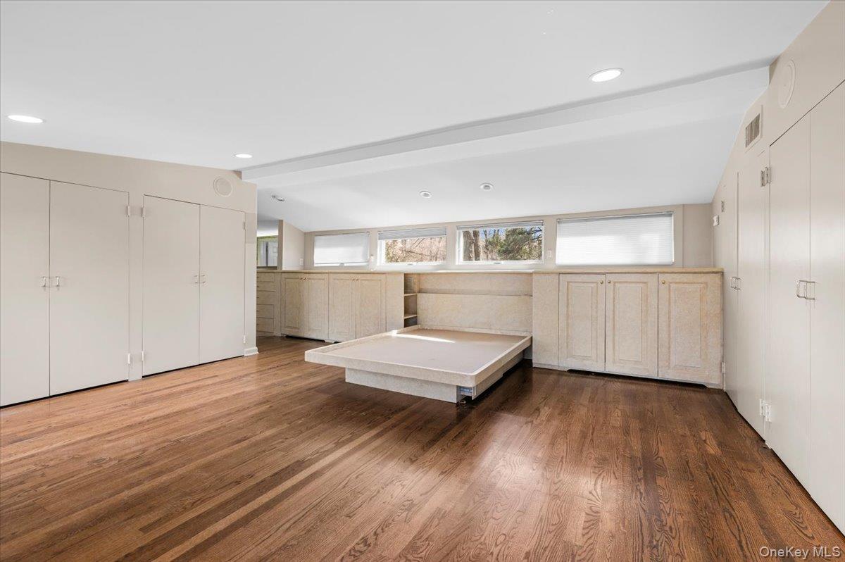 #15 photo, 2 Hickory Hill, নাসাউ কাউন্টি Roslyn Estates , NY 11576