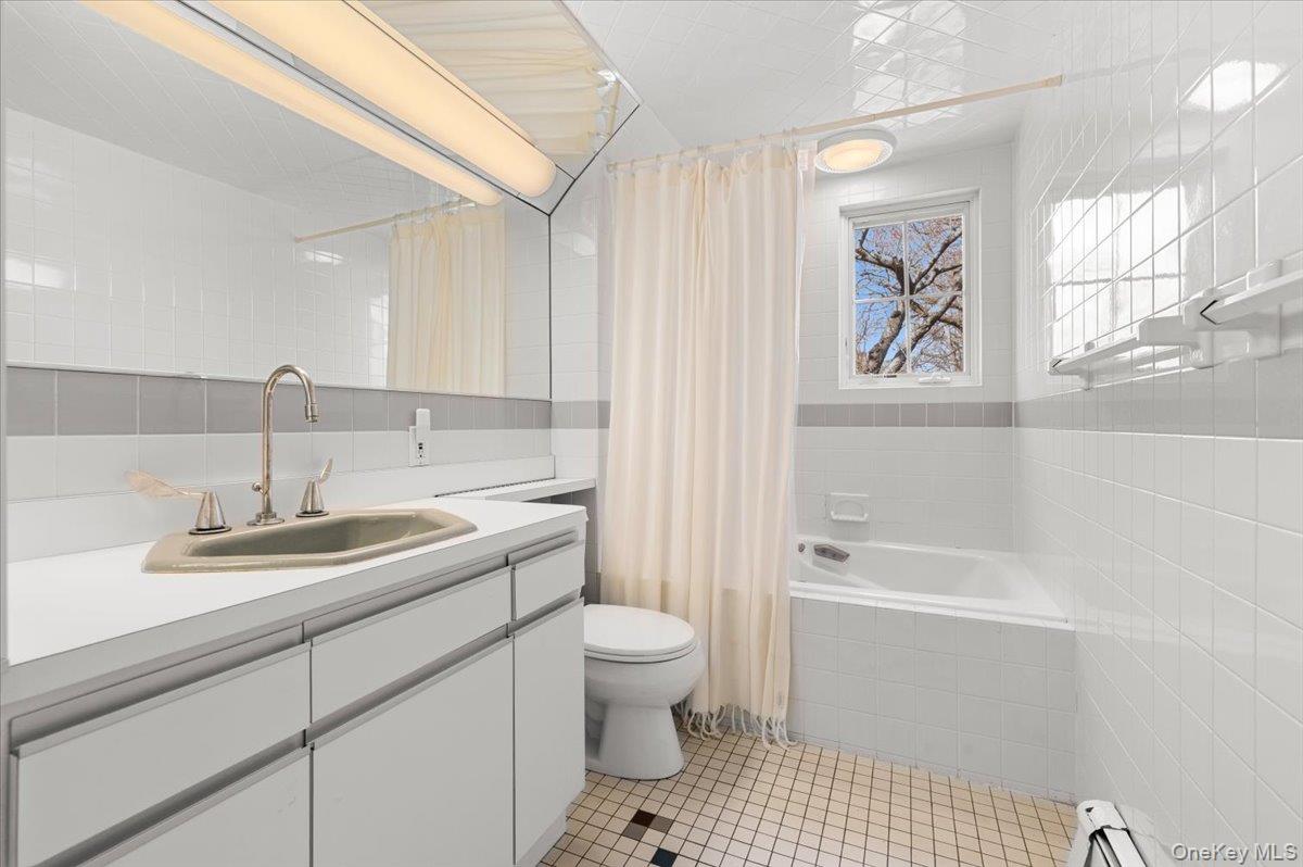 #19 photo, 2 Hickory Hill, নাসাউ কাউন্টি Roslyn Estates , NY 11576