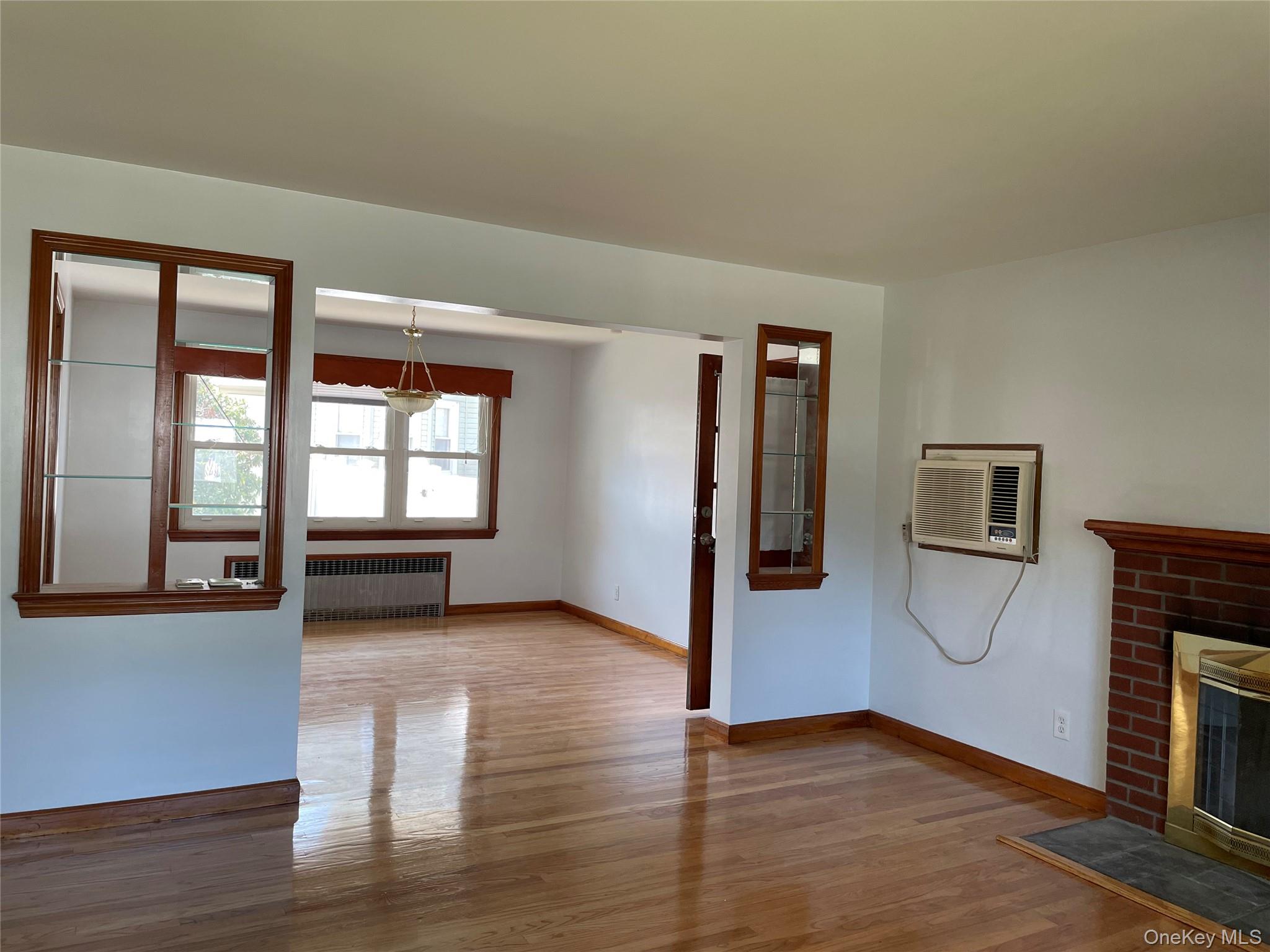 #2 photo, 26 Nassau Avenue, Glen Cove , NY 11542