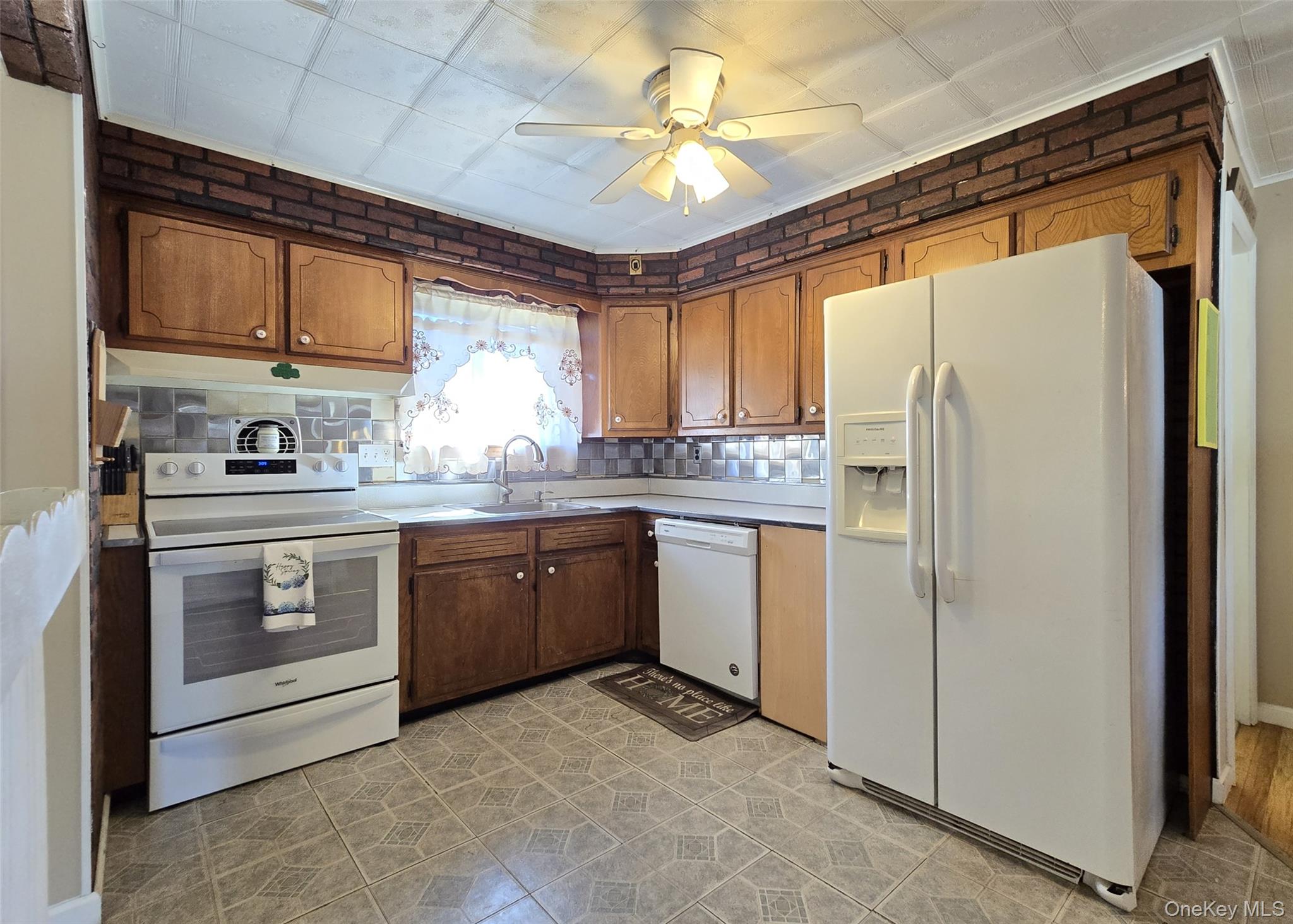 #3 photo, 174 Shelby Avenue, সাফোক কাউন্টি Holbrook , NY 11741