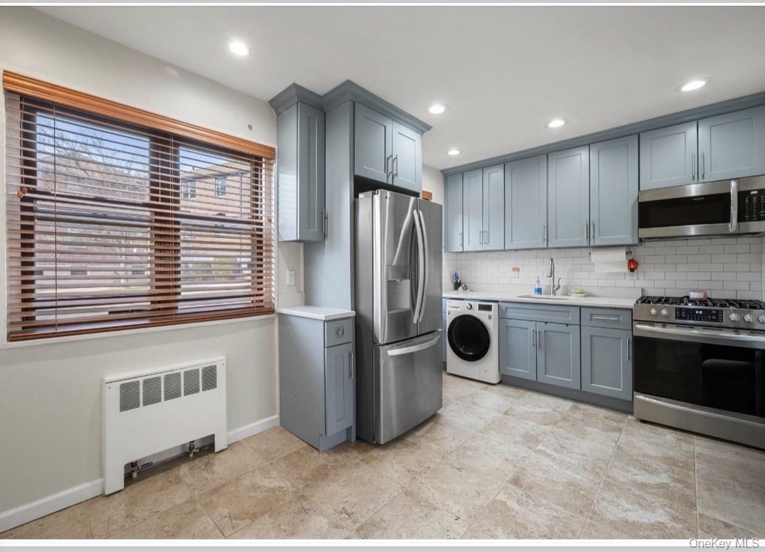 #1 photo, 246-29 57th Drive, কুইন্‌স Douglaston , NY 11362