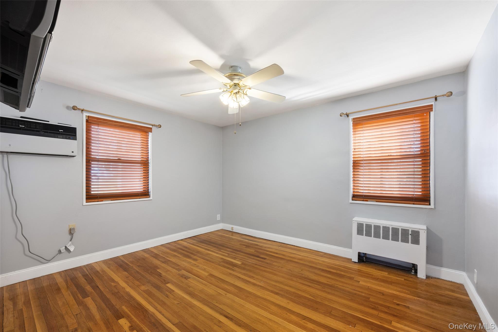 #10 photo, 246-29 57th Drive, কুইন্‌স Douglaston , NY 11362