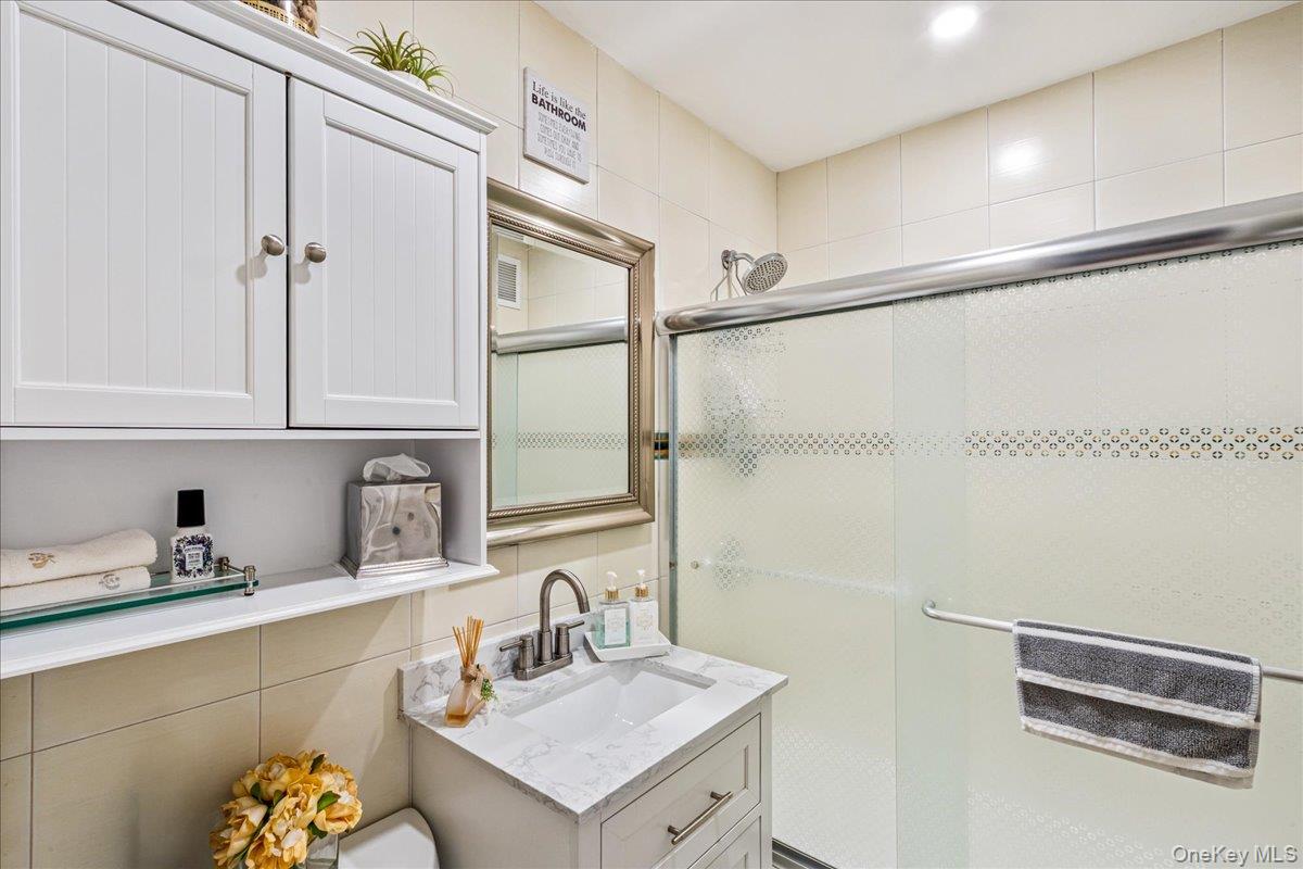 #15 photo, 59-30 108th Street, 뉴욕퀸즈 Corona , NY 11368