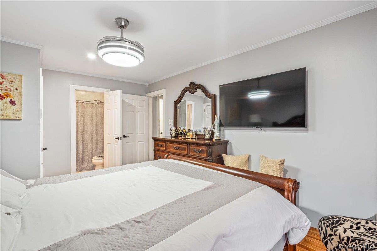 #18 photo, 59-30 108th Street, 뉴욕퀸즈 Corona , NY 11368