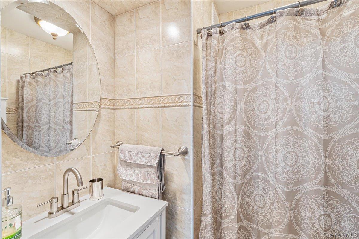 #19 photo, 59-30 108th Street, 뉴욕퀸즈 Corona , NY 11368