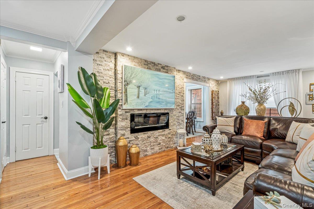 #4 photo, 59-30 108th Street, 뉴욕퀸즈 Corona , NY 11368