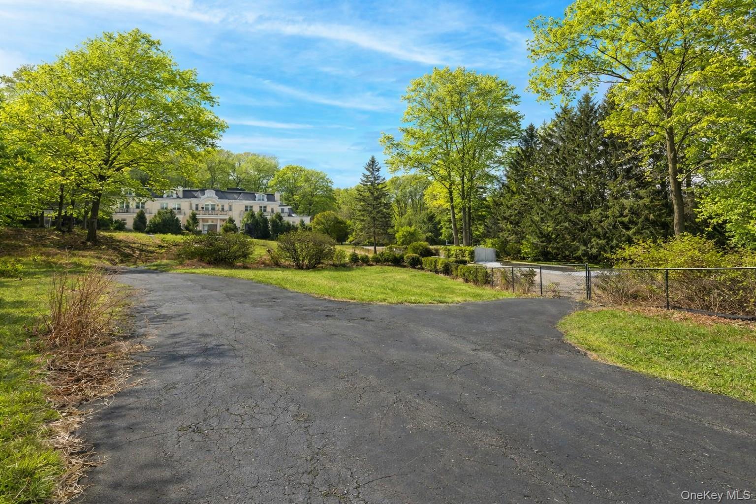 #6 photo, 17 Briarwood Lane, Suffern , NY 10901