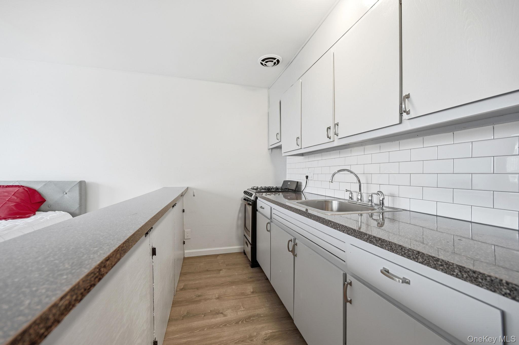 #14 photo, 2 Wyndover Woods Lane, White Plains , NY 10603