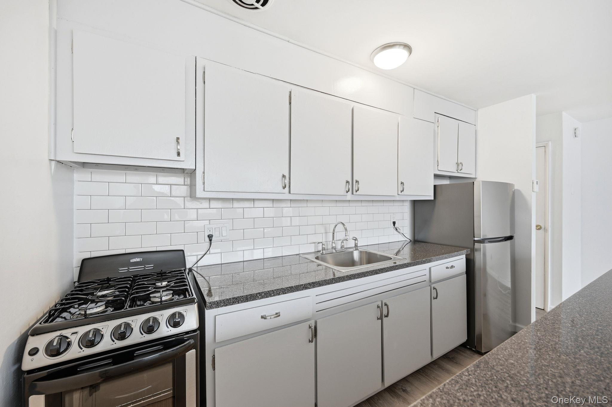 #16 photo, 2 Wyndover Woods Lane, White Plains , NY 10603