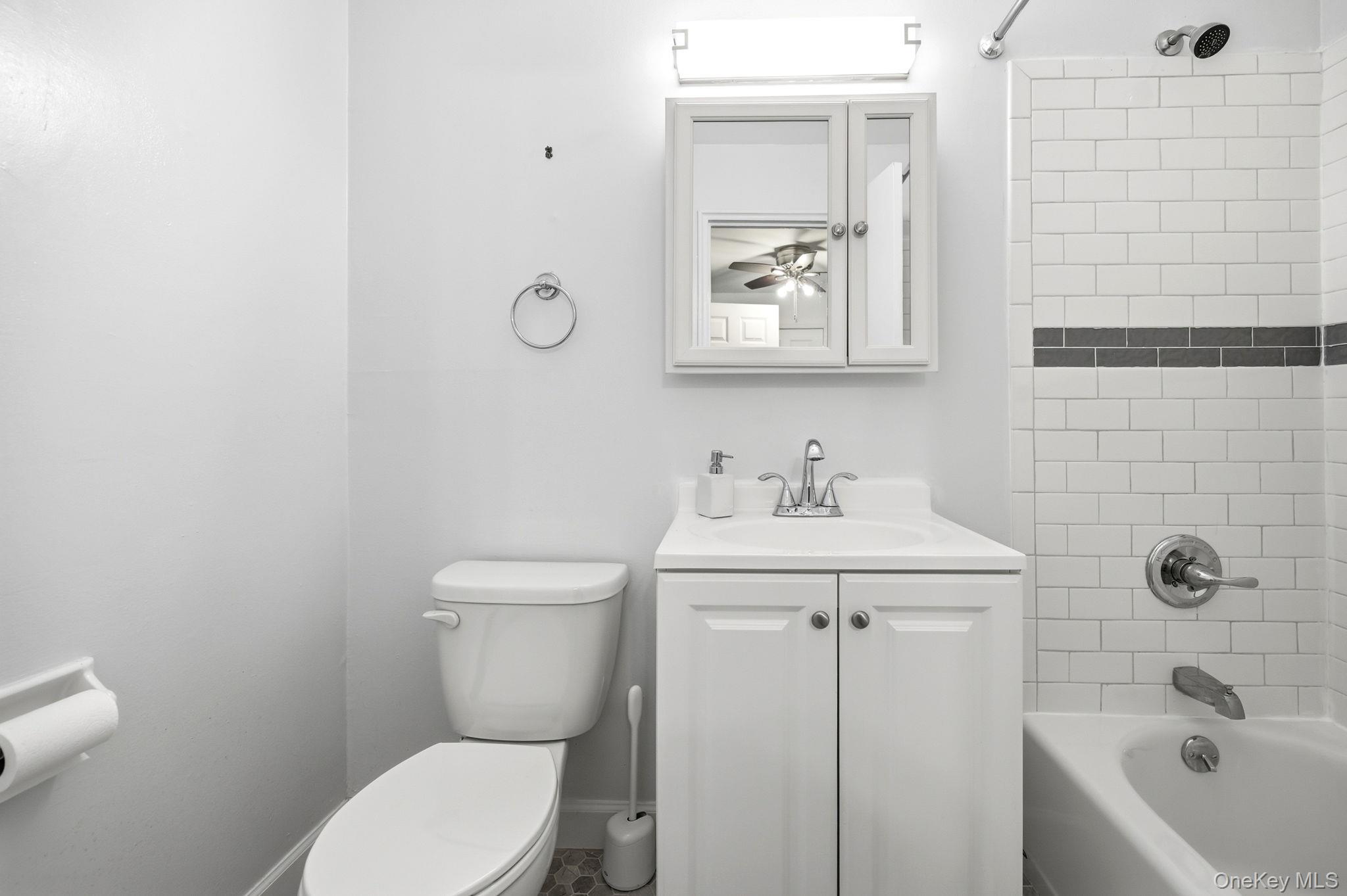 #18 photo, 2 Wyndover Woods Lane, White Plains , NY 10603