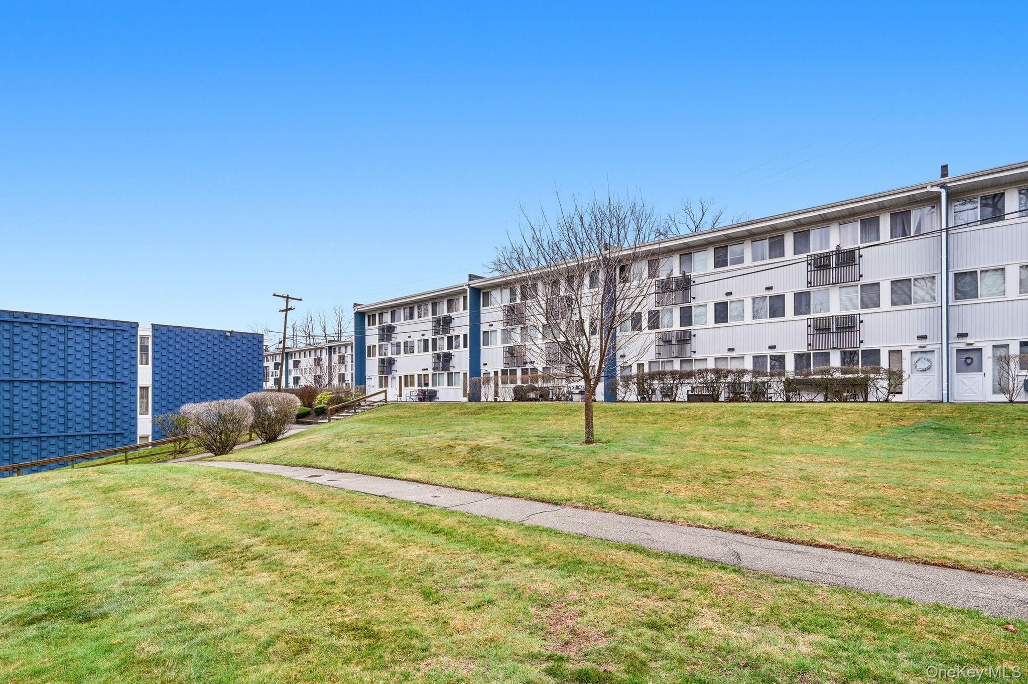 #3 photo, 2 Wyndover Woods Lane, White Plains , NY 10603