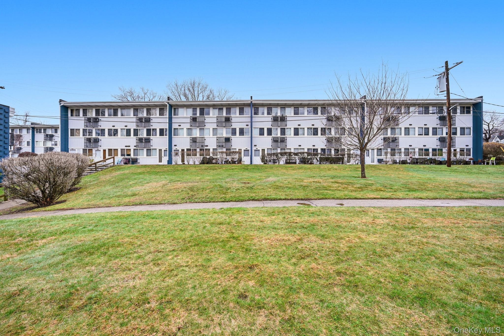 #4 photo, 2 Wyndover Woods Lane, White Plains , NY 10603