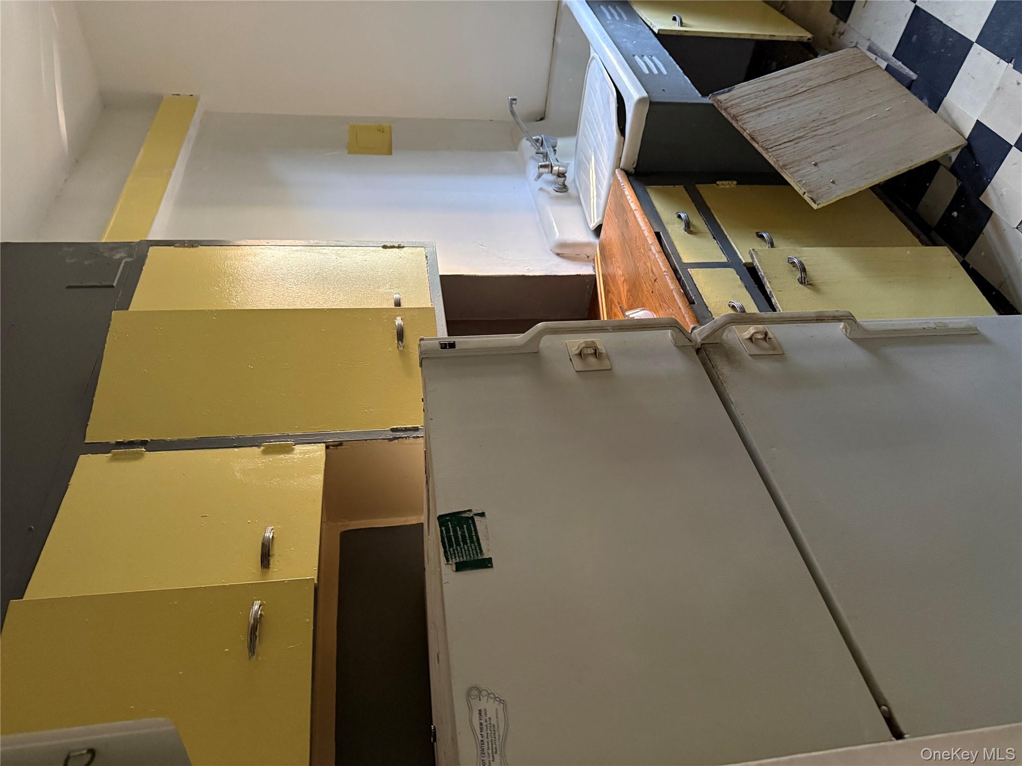 #1 photo, 1560 Metropolitan Avenue, ব্রঙ্কস Bronx , NY 10462