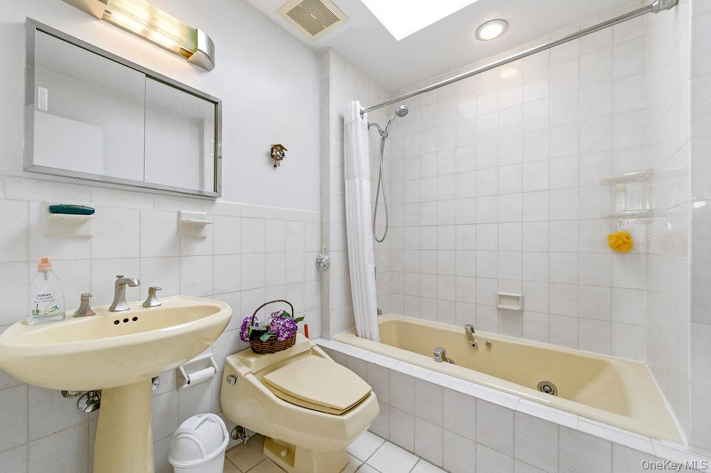 #9 photo, 201-02 27th Avenue, কুইন্‌স Bayside , NY 11360