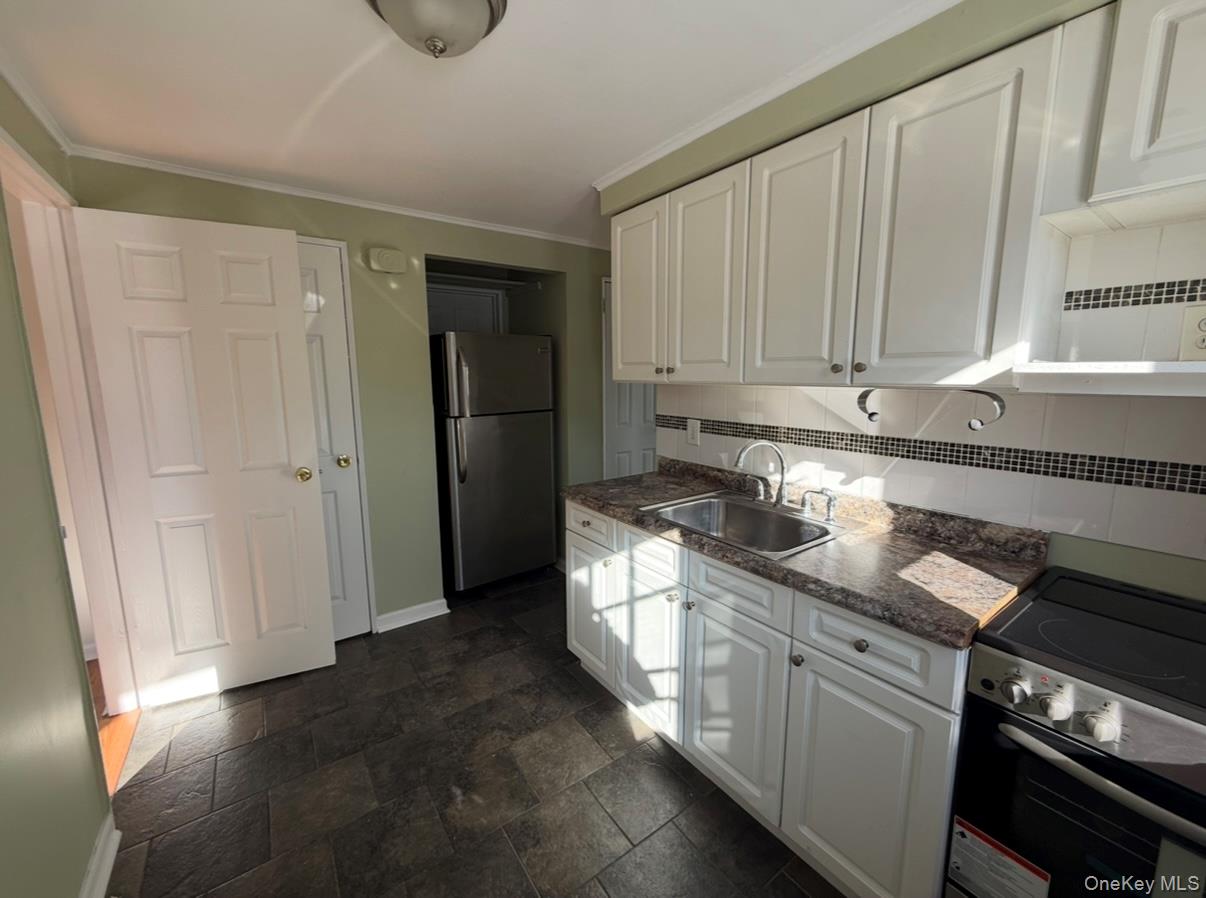 #2 photo, 855 E Walnut Street, Long Beach , NY 11561