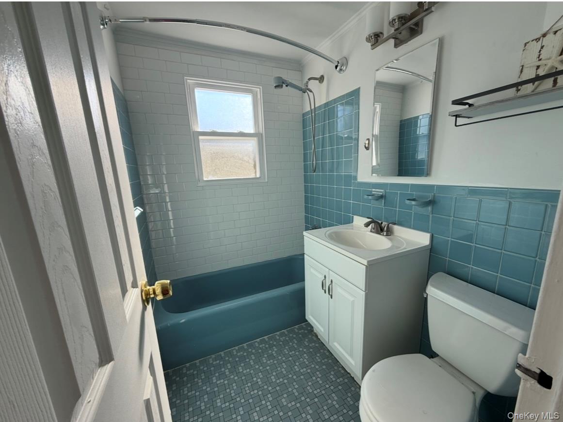 #6 photo, 855 E Walnut Street, Long Beach , NY 11561