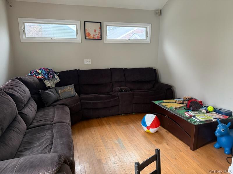 #3 photo, 212 Gordon Avenue, वेस्टबरी Carle Place , NY 11590