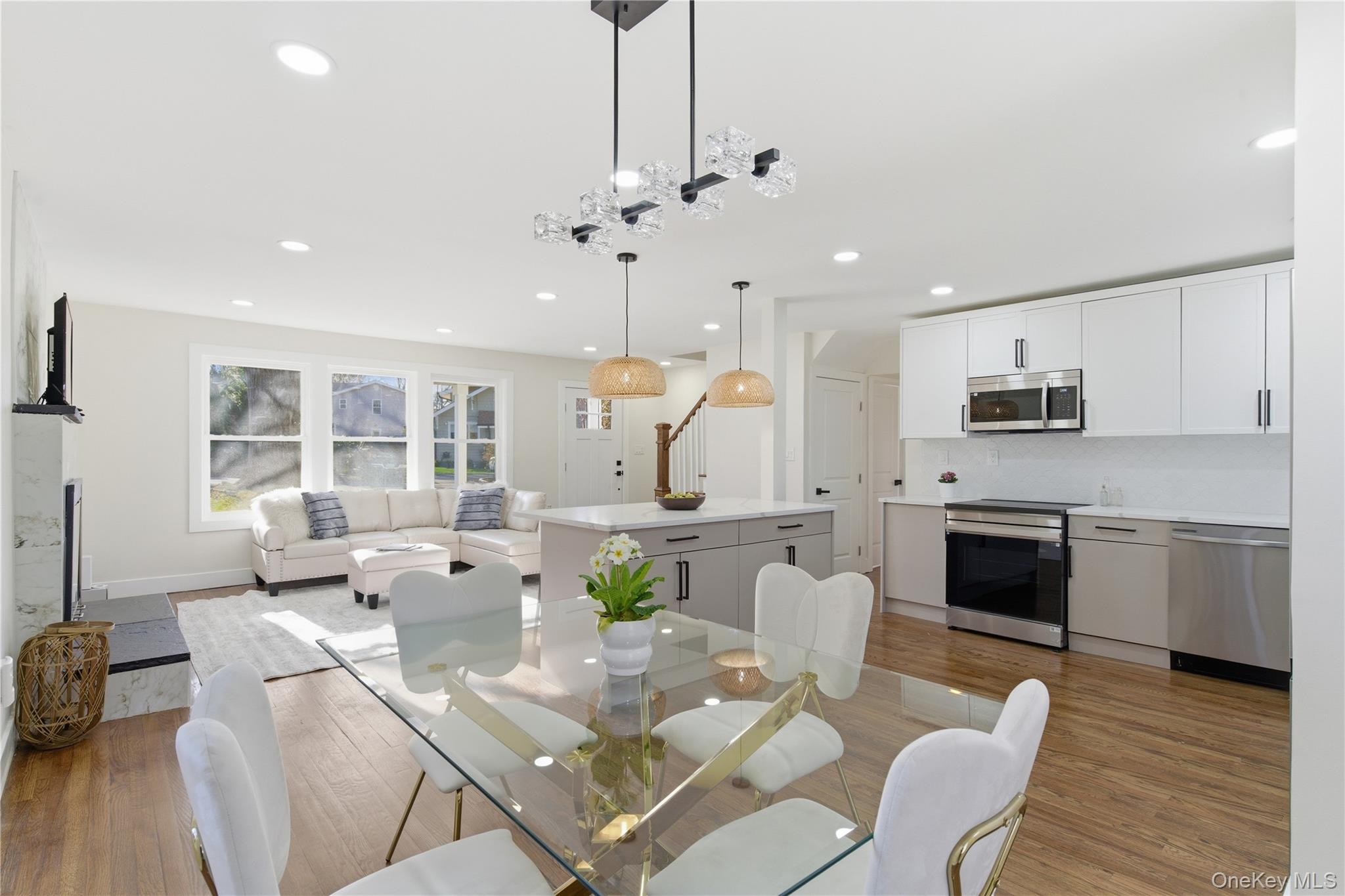 #10 photo, 18 Maple Place, सफ़ोक काउंटी Huntington , NY 11743