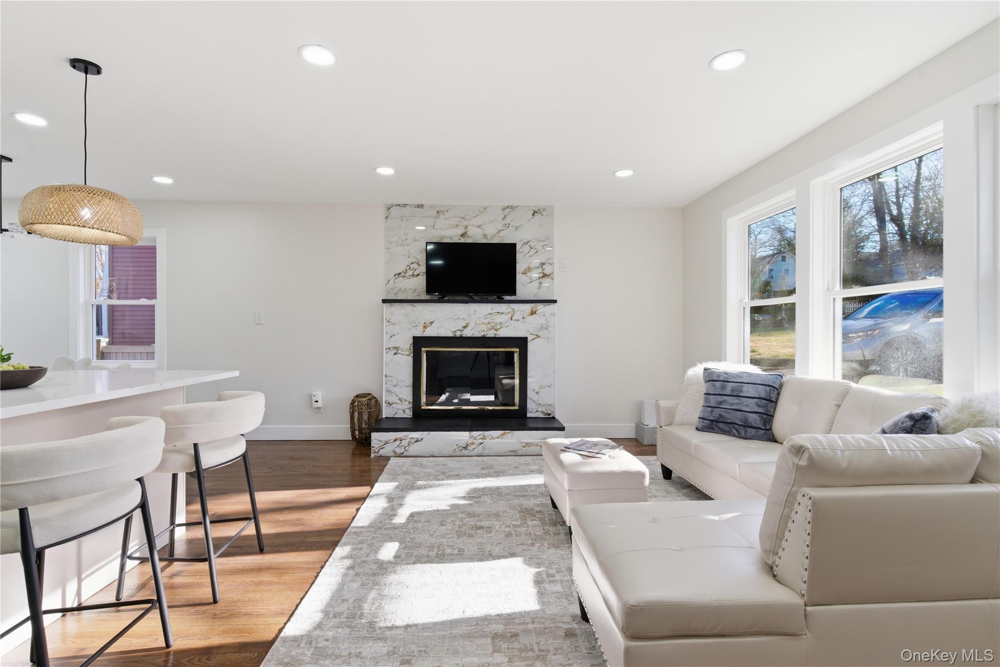 #3 photo, 18 Maple Place, सफ़ोक काउंटी Huntington , NY 11743