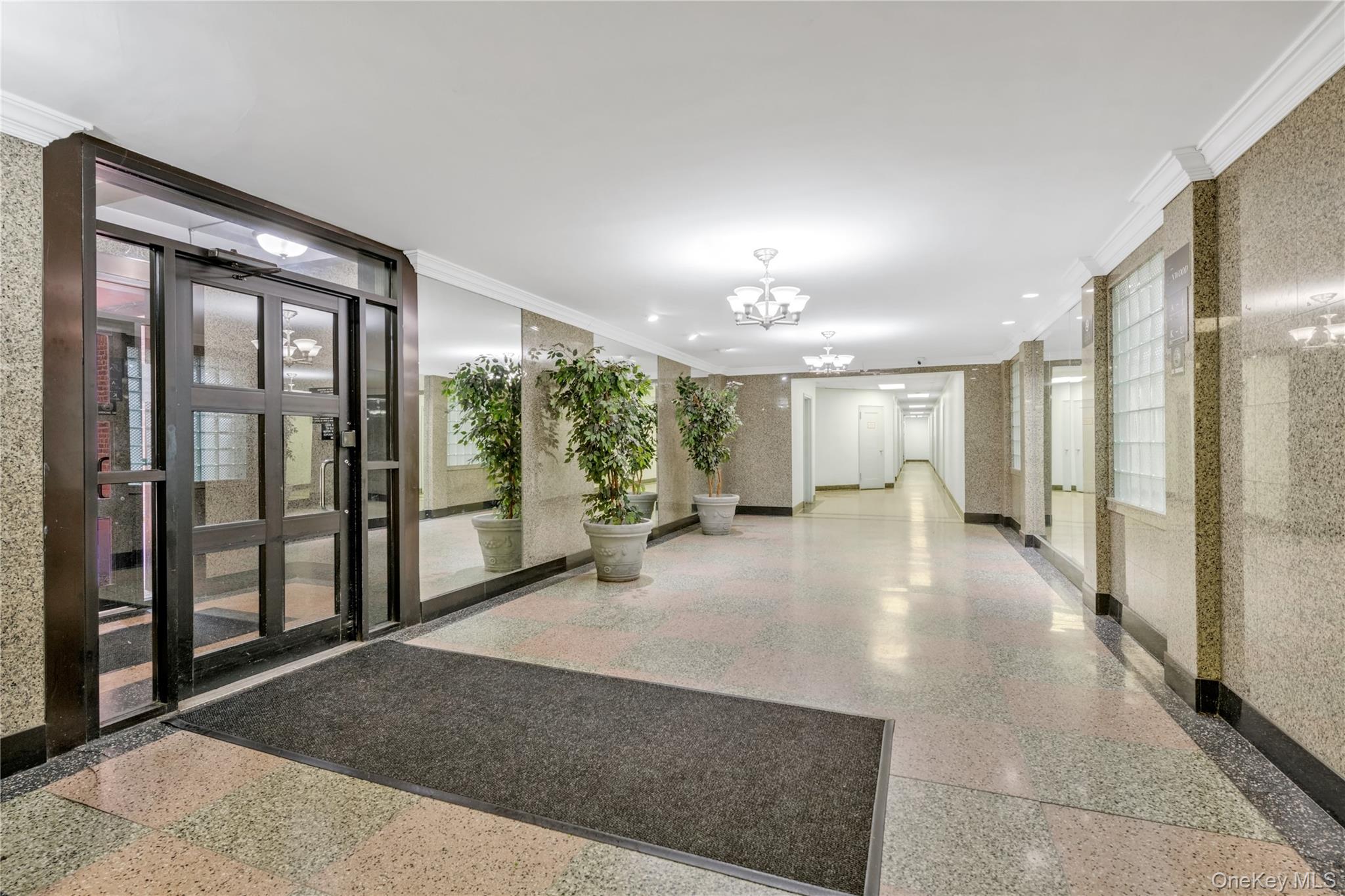 #15 photo, 83-75 Woodhaven Boulevard, কুইন্‌স Woodhaven , NY 11421