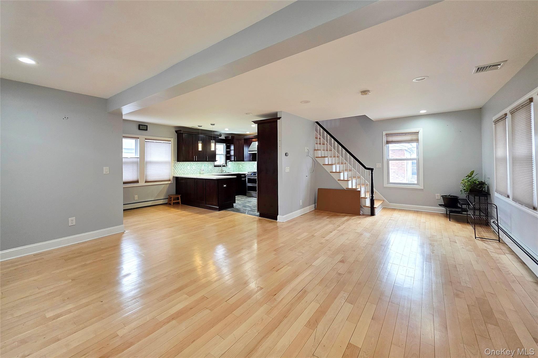 #2 photo, 18 Prospect Street, নাসাউ কাউন্টি Williston Park , NY 11596