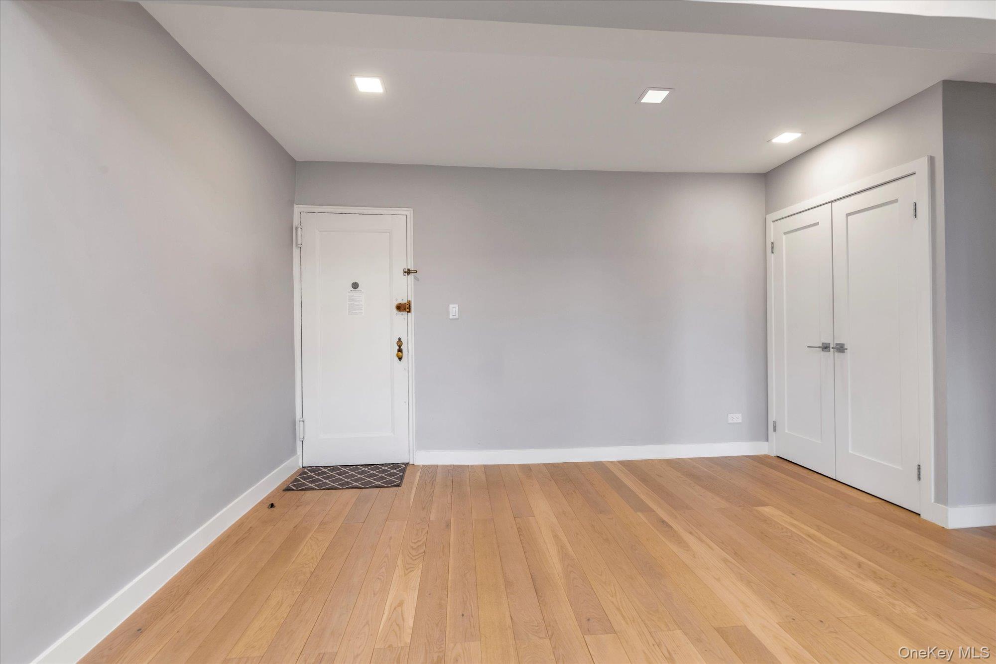 #17 photo, 67-12 Yellowstone Blvd, কুইন্‌স Forest Hills , NY 11375