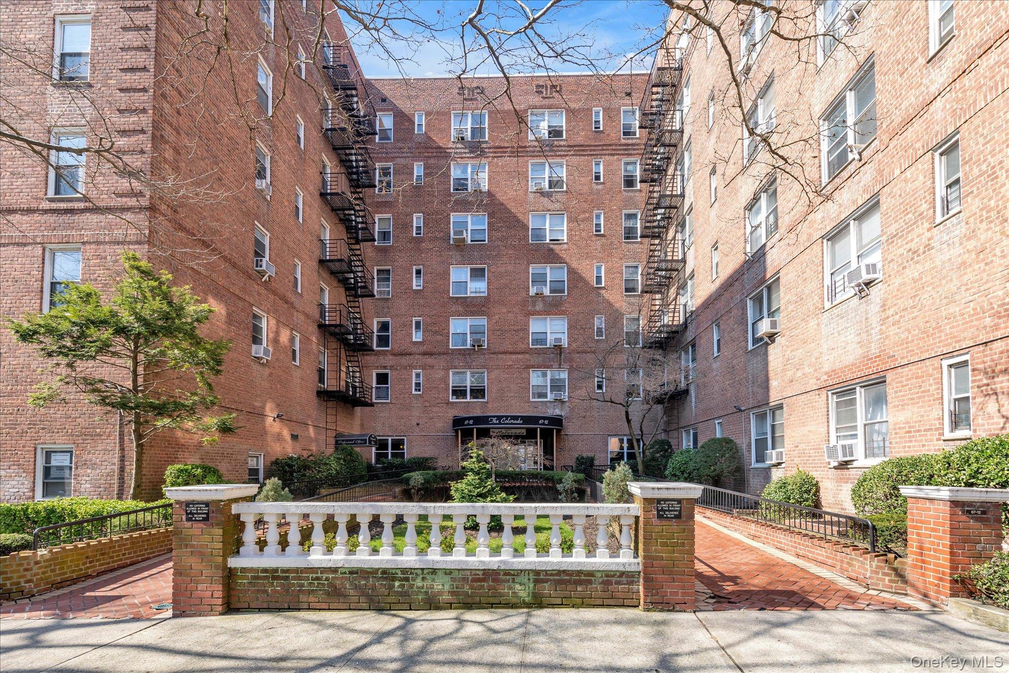 #20 photo, 67-12 Yellowstone Blvd, কুইন্‌স Forest Hills , NY 11375