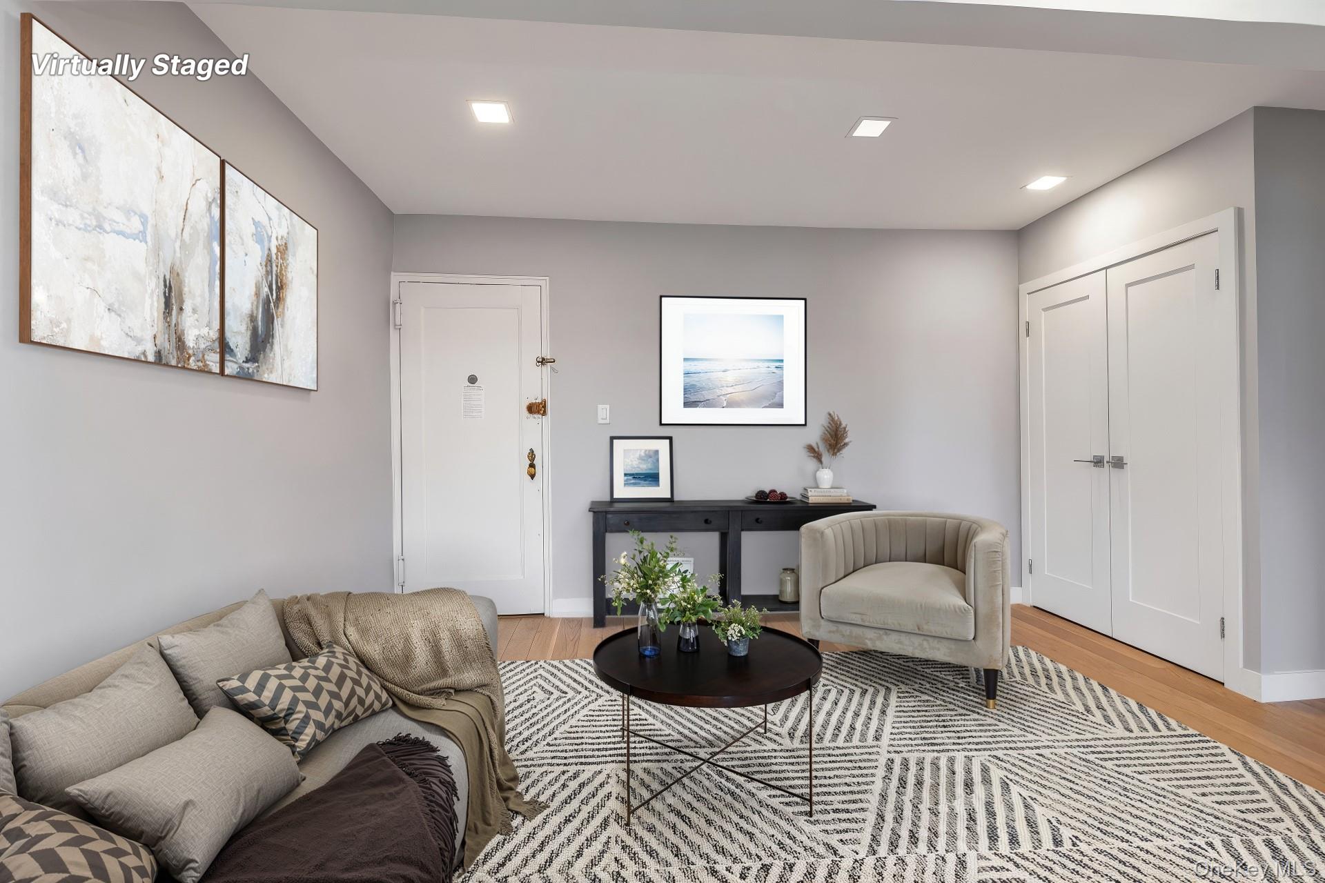 #3 photo, 67-12 Yellowstone Blvd, কুইন্‌স Forest Hills , NY 11375