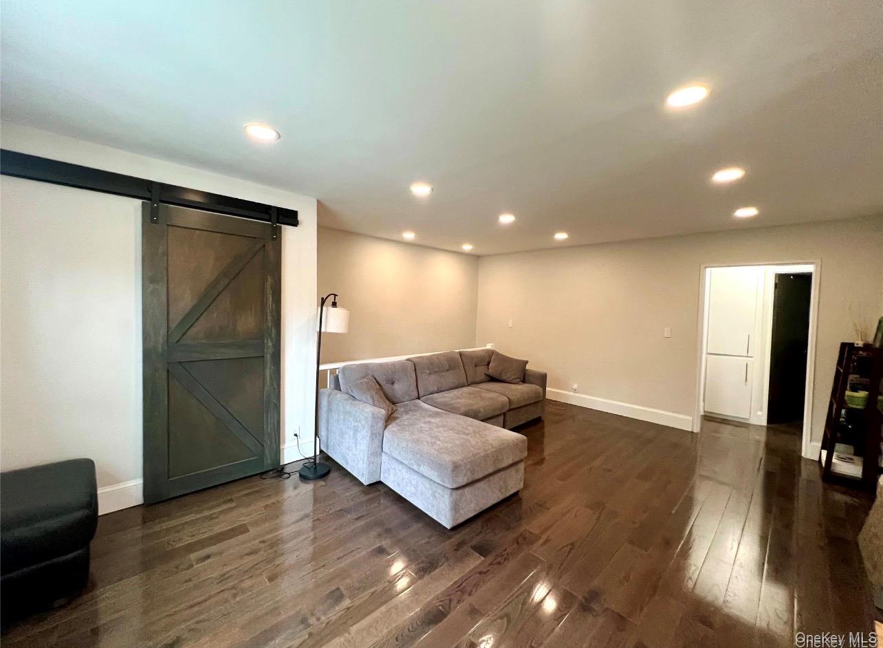 #3 photo, 224-33 Kingsbury Avenue, কুইন্‌স Oakland Gardens , NY 11364