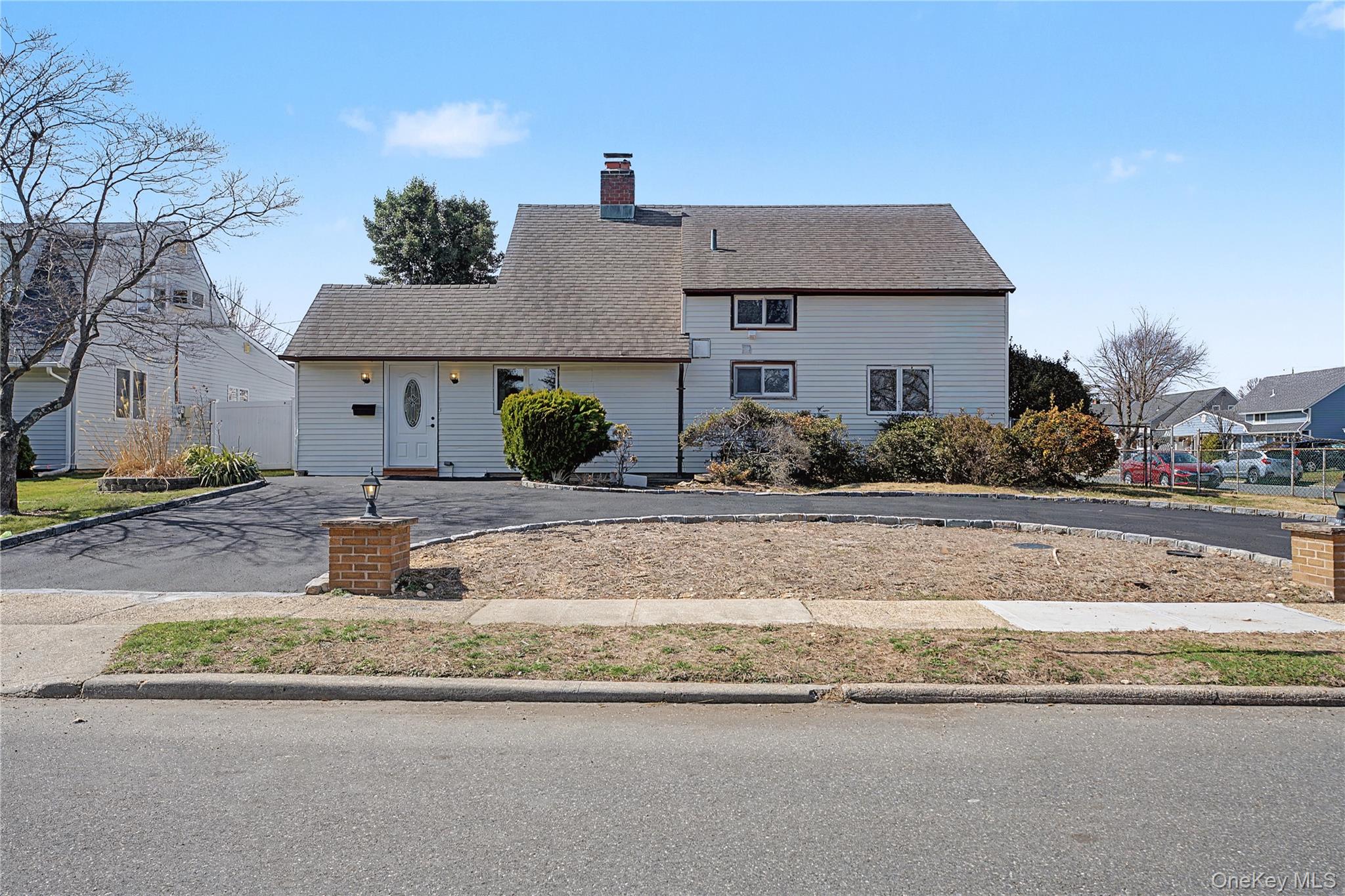 #1 photo, 37 Fork Lane, নাসাউ কাউন্টি Hicksville , NY 11801