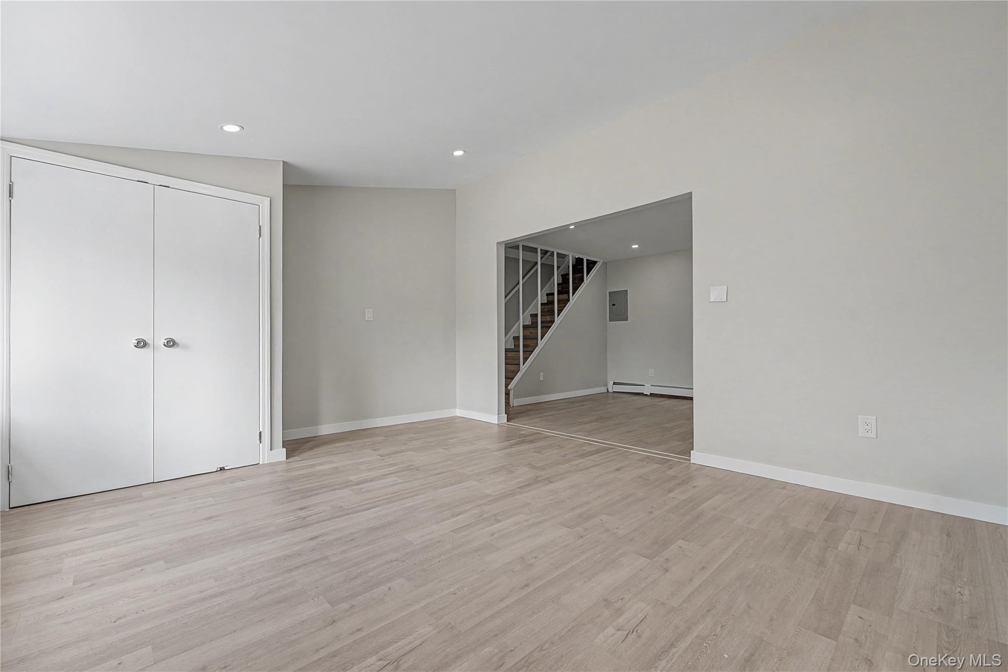 #9 photo, 37 Fork Lane, নাসাউ কাউন্টি Hicksville , NY 11801