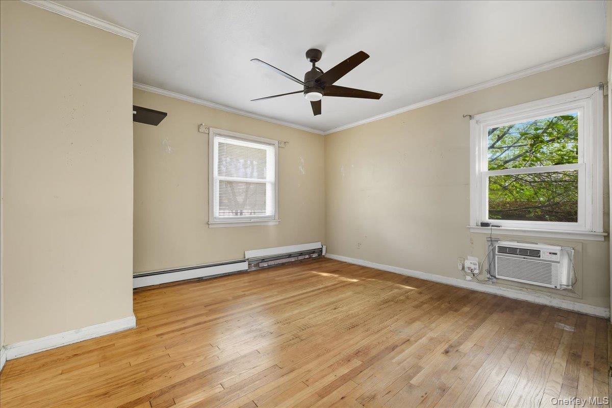 #11 photo, 215 W Granada Avenue, সাফোক কাউন্টি Lindenhurst , NY 11757