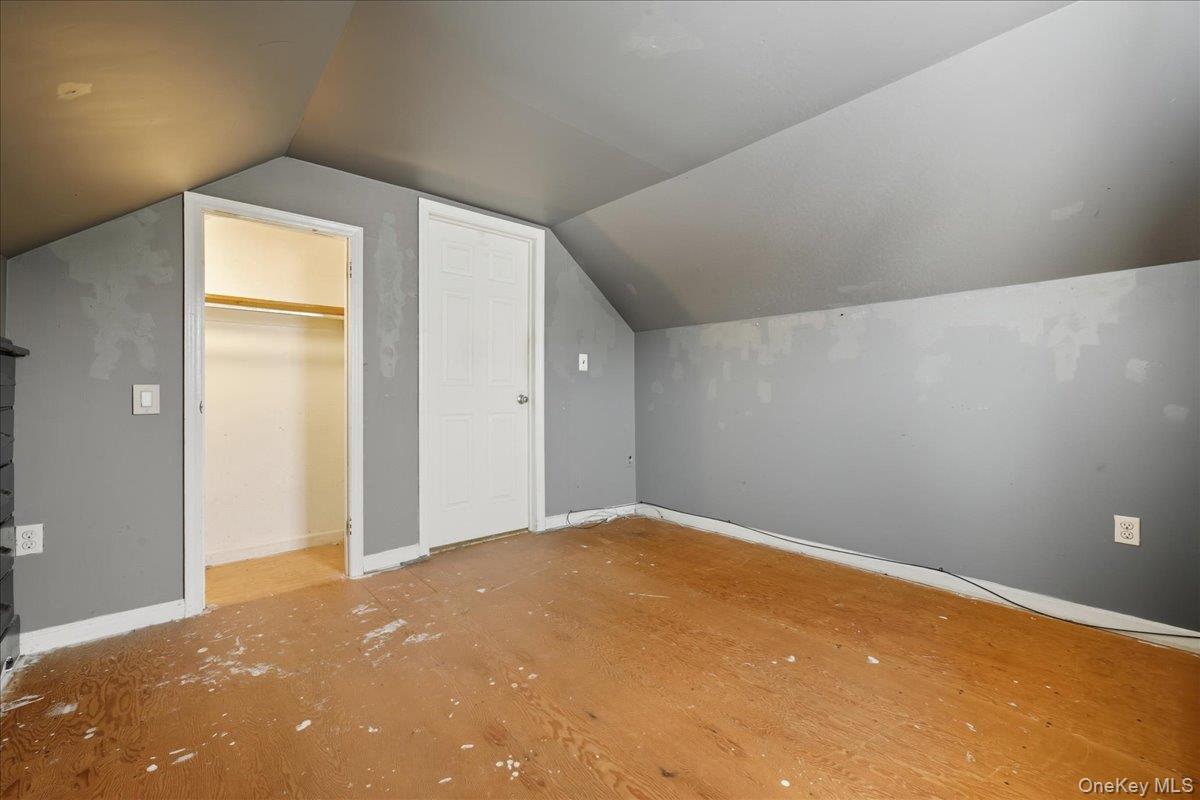 #17 photo, 215 W Granada Avenue, সাফোক কাউন্টি Lindenhurst , NY 11757