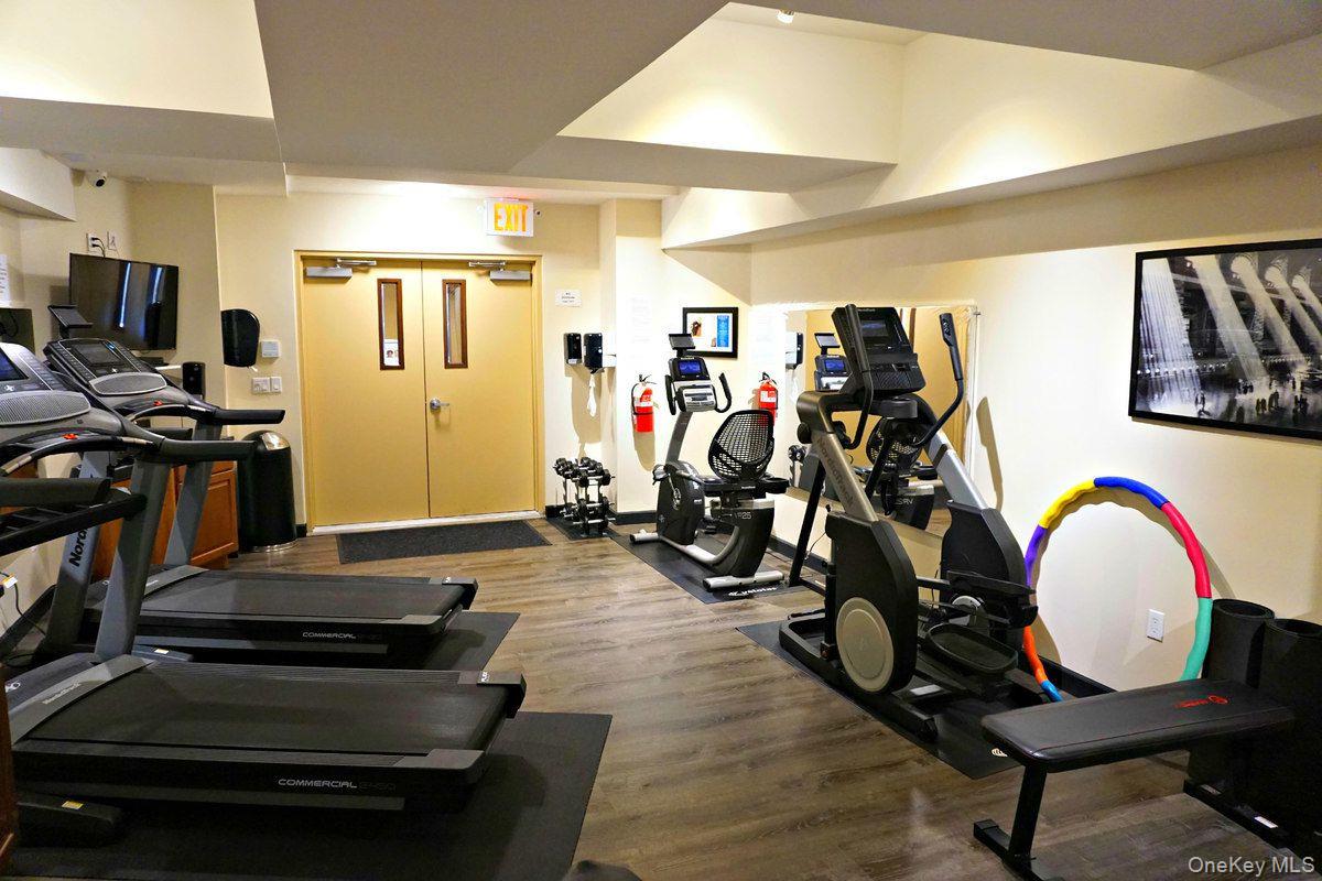 #13 photo, 118-17 Union Turnpike, কুইন্‌স Forest Hills , NY 11375